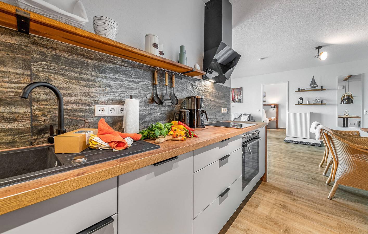 Ganze Ferienwohnung, Apartment mit Meerblick, Terrasse und Parkplatz in Olpenitz, Kappeln