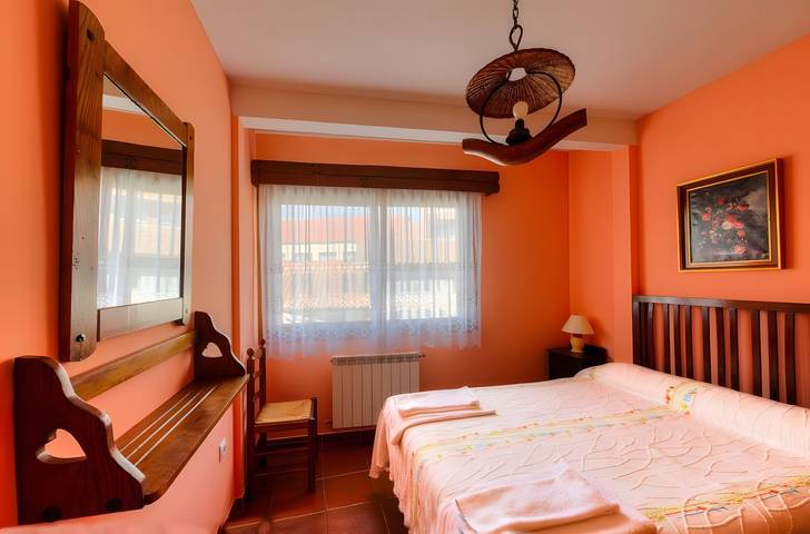 Casa rural 'La Casa Grande' con chimenea, patio con barbacoa y wifi in Barco de Ávila, El Barco de Ávila
