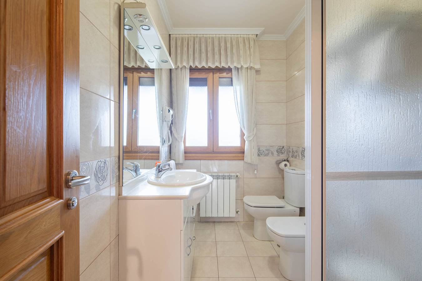 Appartement entier, Appartement 'Apartamento 11' avec piscine partagée, terrasse privée et Wi-Fi in Cangas, Rías Baixas