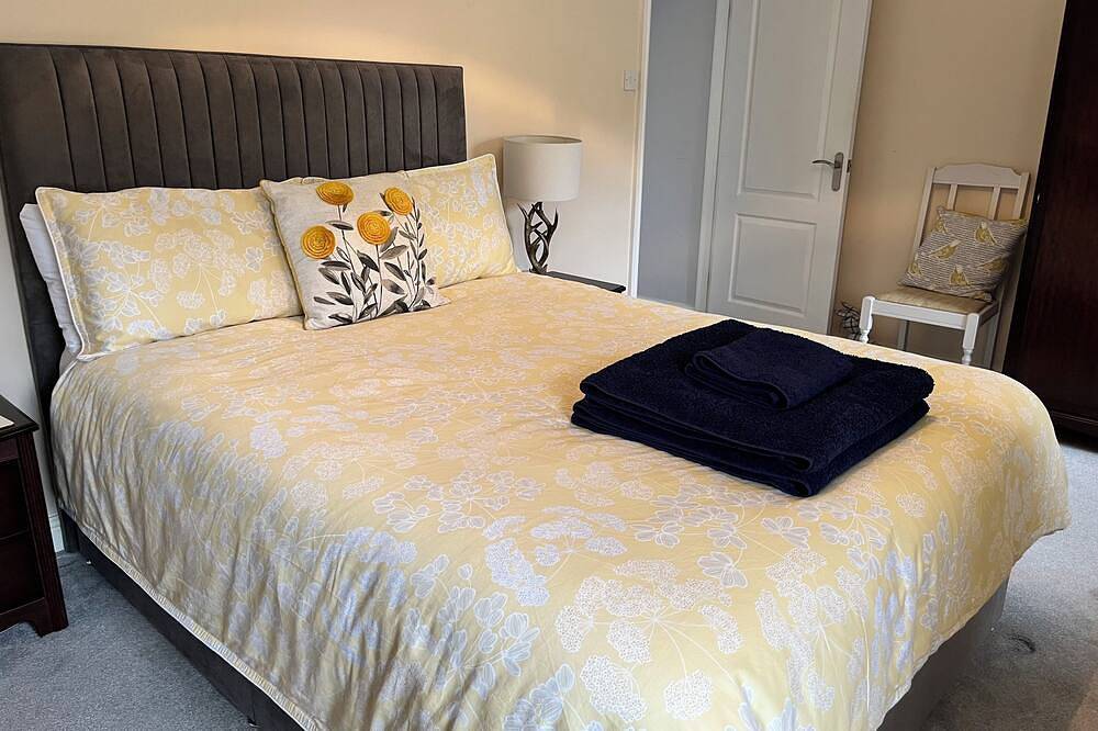 Beautiful, modern, pet friendly Grade 2 listed cottage 3 miles from Filey. in North Yorkshire