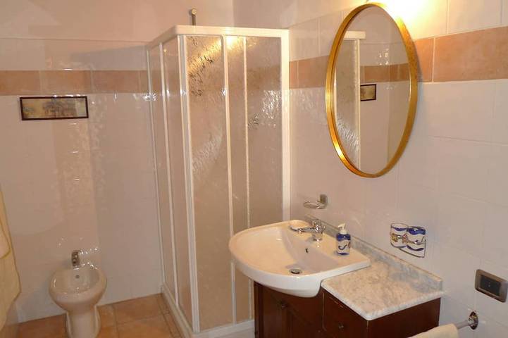 Villa con piscina privata e giardino privato in una posizione tranquilla e bella in Radicondoli, Siena e dintorni