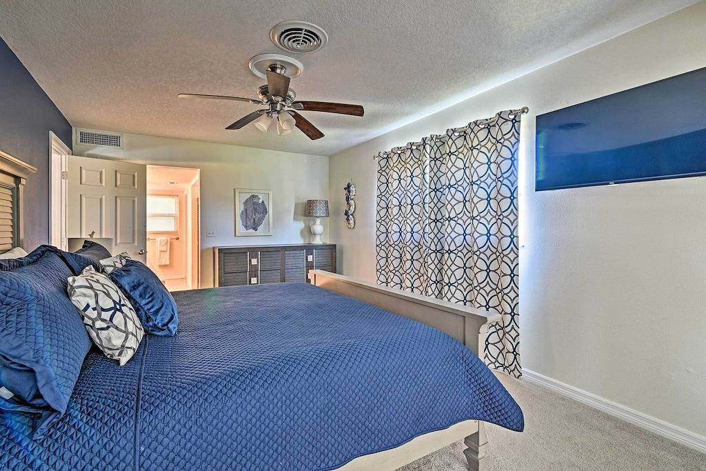 Riverfront Home w / Dock - 1 Mi zum Homosassa St. Park in Homosassa, Citrus County