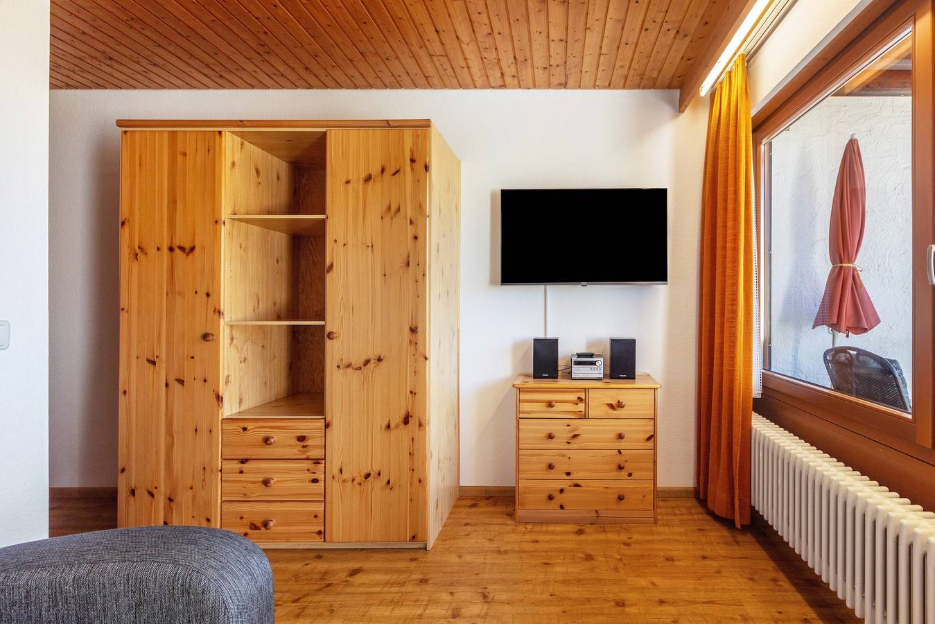Entire apartment, Haus Kehrwieder Apartment 3 with Sunny Balcony, Mountain View, Hochschwarzwald Card, Wi-Fi in Todtnauberg (Todtnau), Todtnau