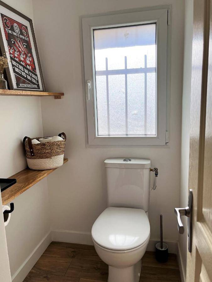 Location de vacances pour 8 personnes, avec jacuzzi ainsi que terrasse et jardin à La Fare-les-Oliviers - 2