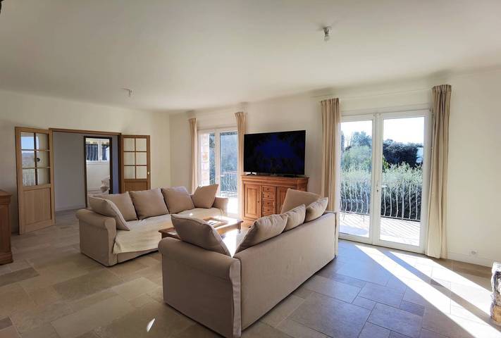 Gîte pour 12 personnes, avec piscine, adapté aux familles à Roquefort-les-Pins - 3