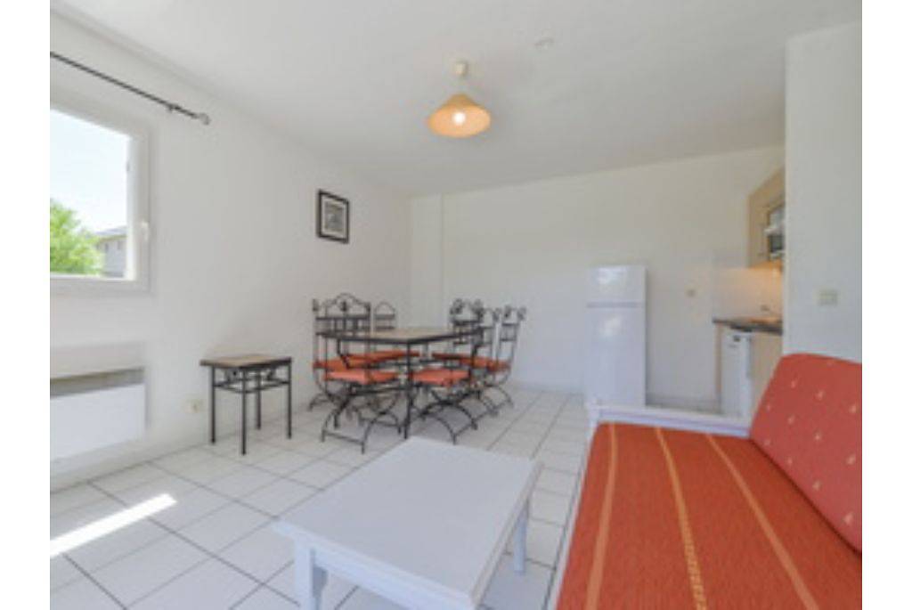 Appartement entier, Sun Hols Les Rives du Lac M4D8  in Saint-Saturnin-lès-Avignon, Vaucluse