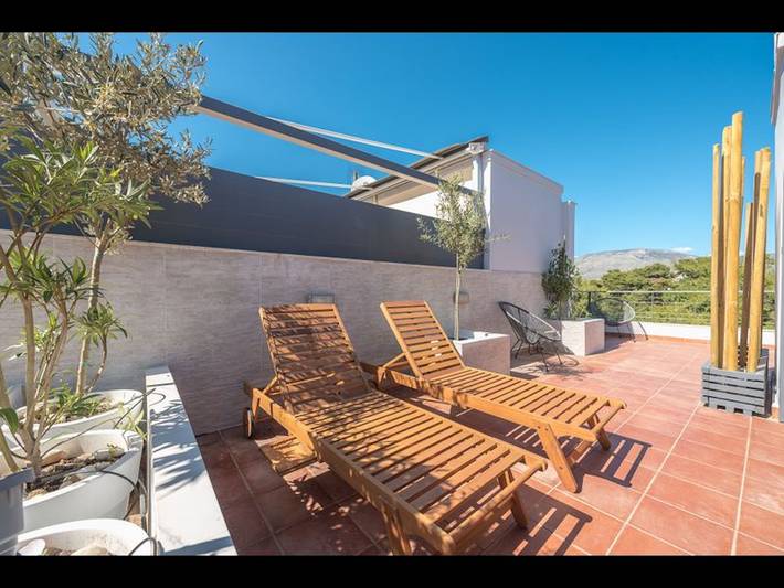 Villa per 11 persone, con Balcone/Terrazza e Giardino nonché Sauna e Panorama a Atene