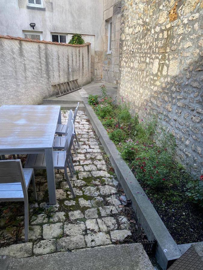 Gîte pour 2 personnes, avec terrasse à Châteauneuf-sur-Charente - 2