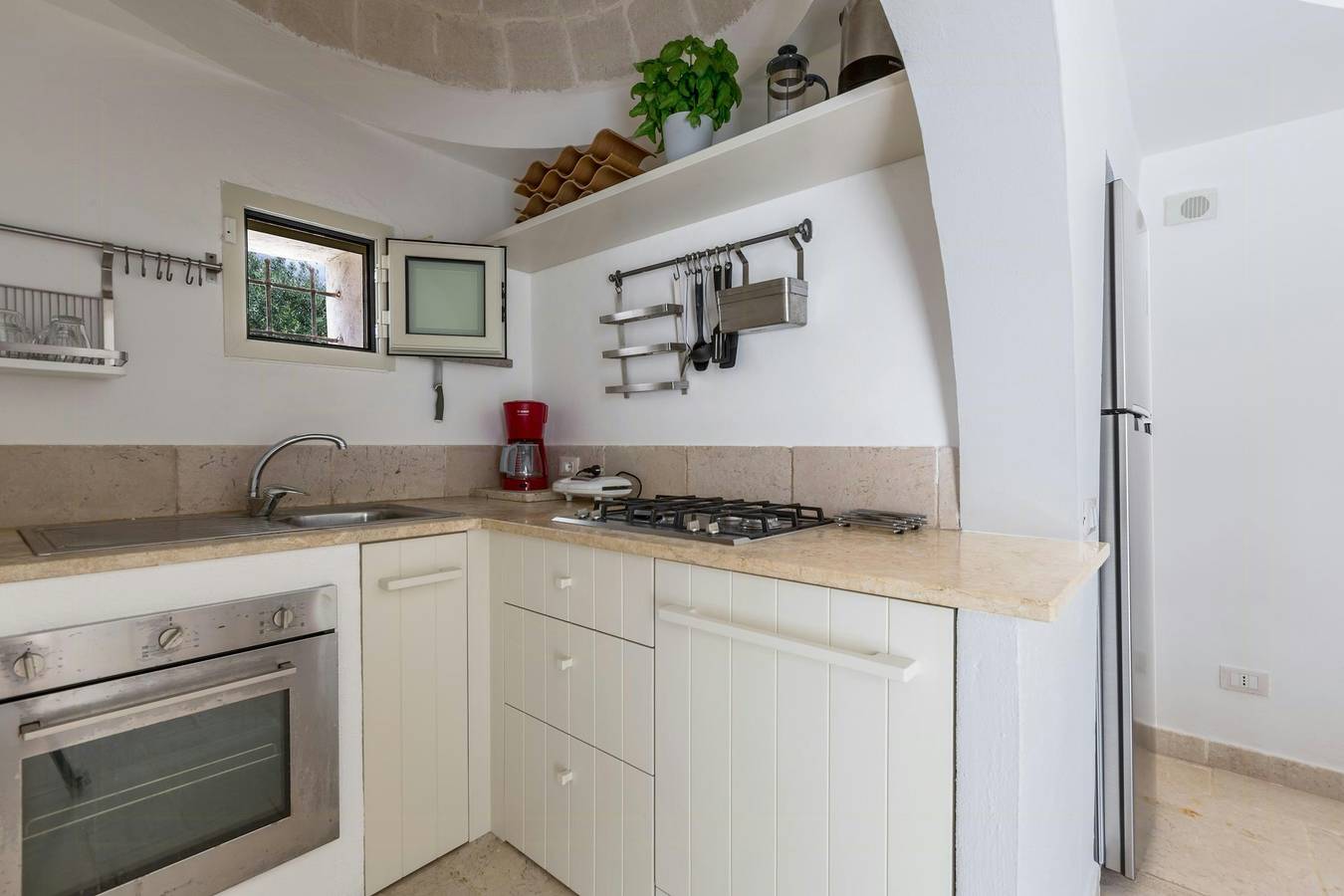 Trullo mit privatem Pool zwischen Olivenbäumen in Ostuni in Ostuni, Salento