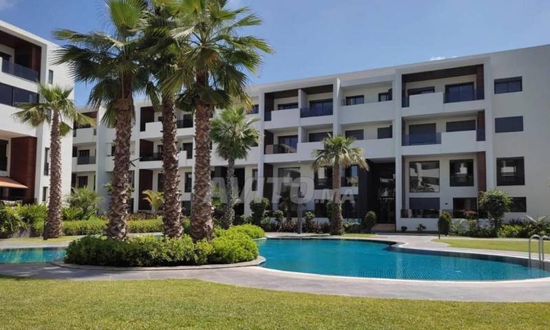 Appartement de vacances pour 5 personnes, avec piscine et terrasse