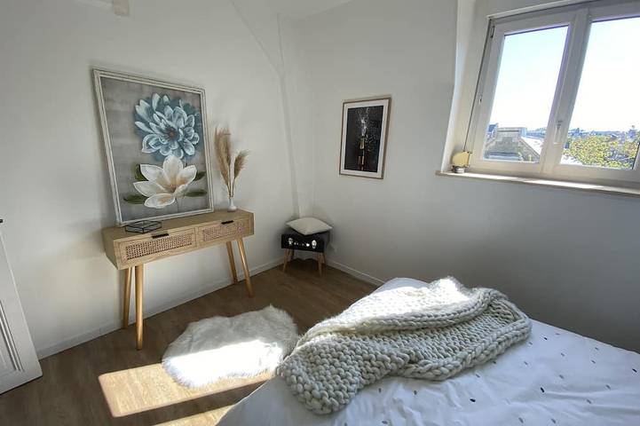 Appartement entier, Grand appartement Elegant au coeur dEpernay. Dernier étage calme très belle vue. in Épernay, Marne