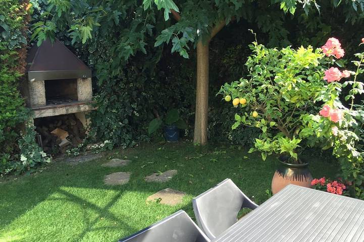 Ferienhaus für 4 Personen, mit Balkon und Garten