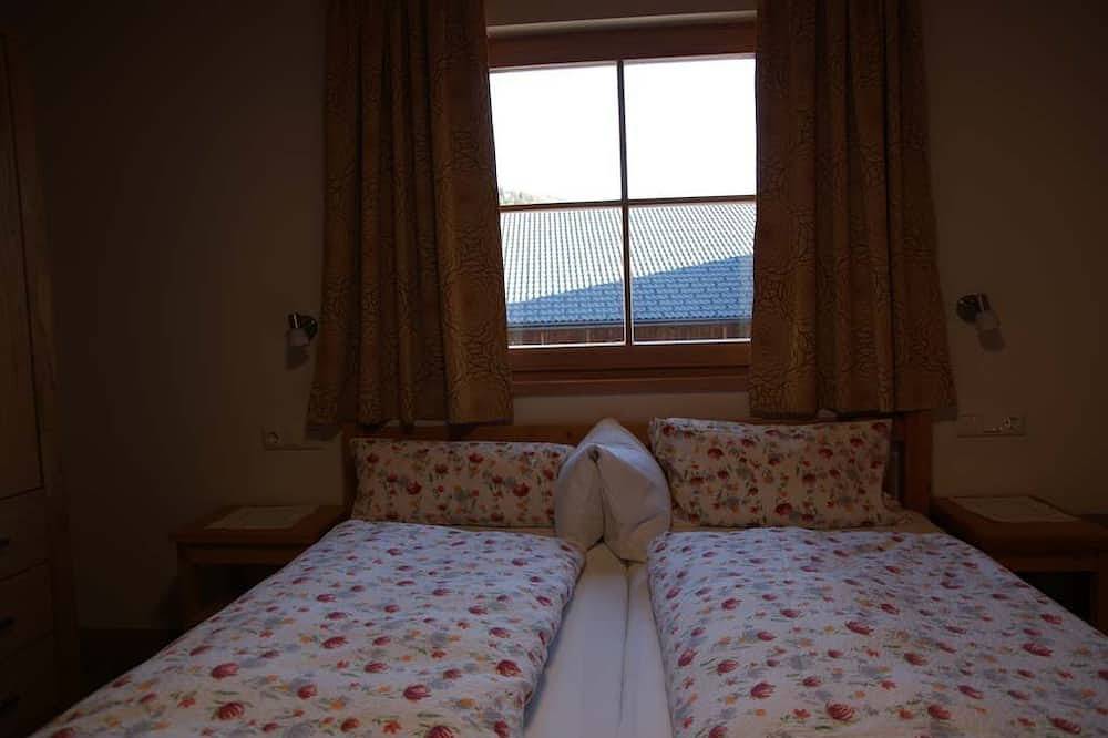 Ferienwohnung 02 - Gästehaus Obererlacher in Gailtaler Alpen, Obertilliach