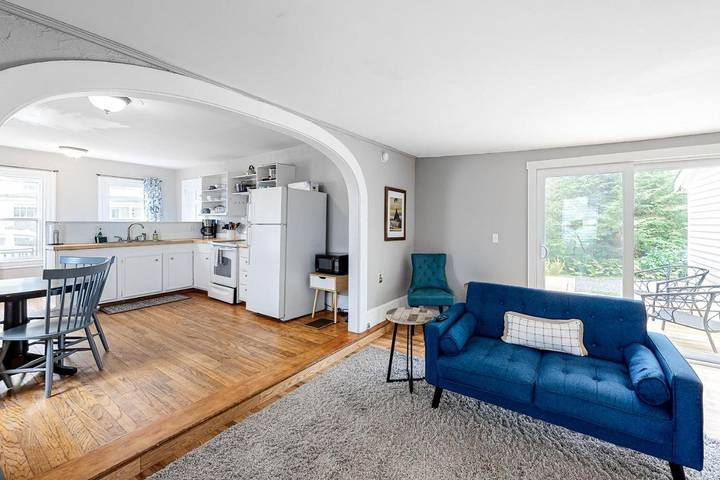 Gîte pour 4 personnes, avec terrasse dans Castine - 3