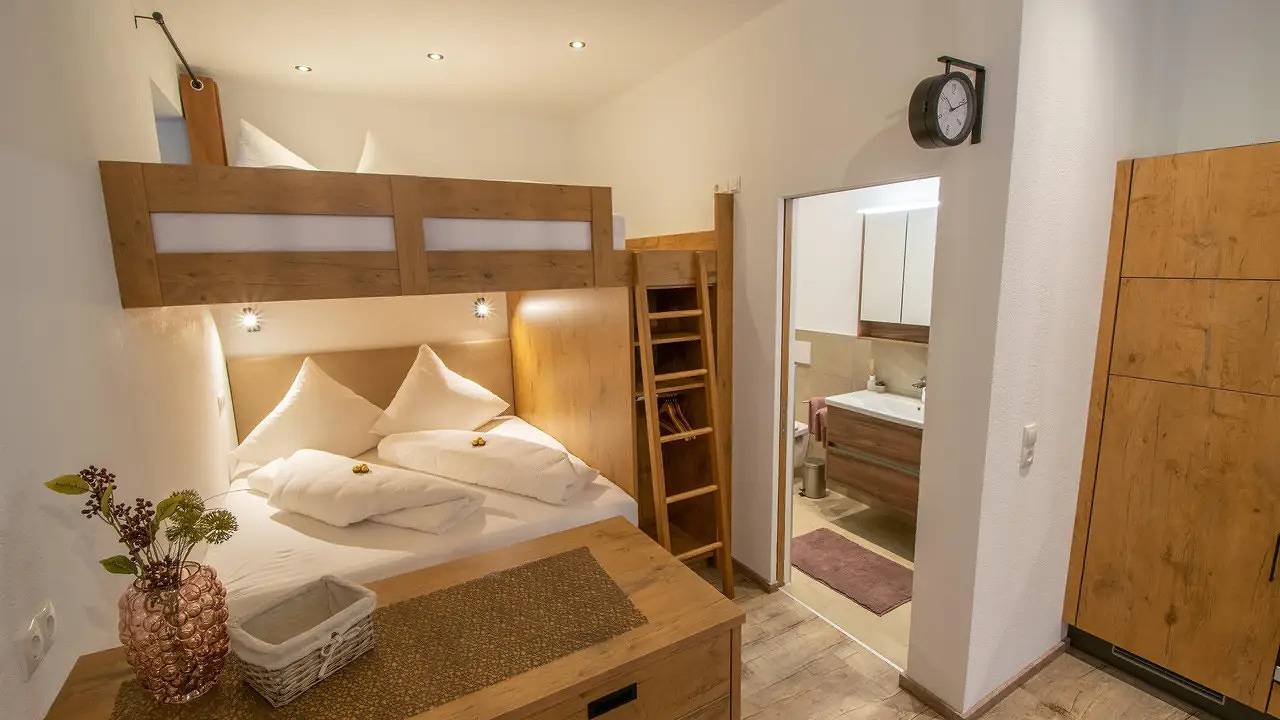 Ganze Ferienwohnung, Ferienwohnung für 4 Personen (30 m²) in Jerzens in Jerzens, Bezirk Imst