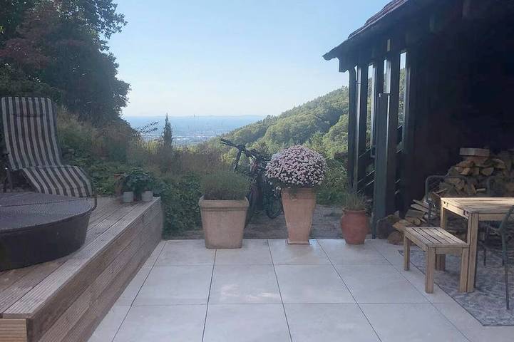 Apartamento inteiro, Spacious apartment in a unique location by the forest with fantastic views. in Buhlertal, Central Black Forest