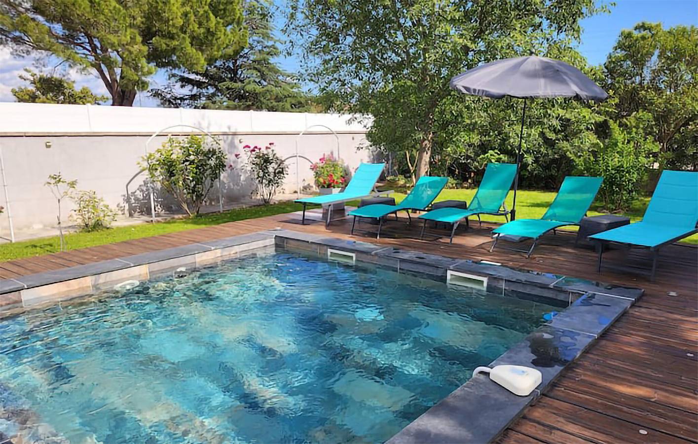 Modernes Apartment mit Wifi, AC, Parkplatz, Terrasse und Pool in Arles, Arles und Umgebung