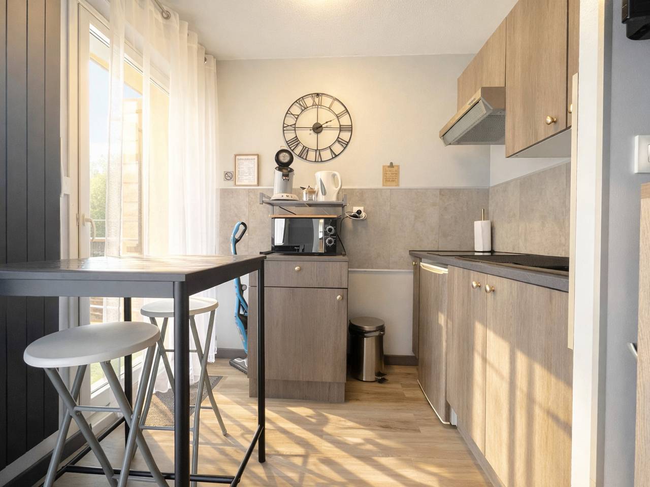 Appartement entier, Studio tout confort avec terrasse & parking sécurisé à La Teste-de-Buch in La Teste-de-Buch, Région d'Arcachon