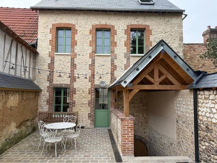 Location de vacances pour 9 personnes, avec Terrasse à La Croix-Saint-Leufroy