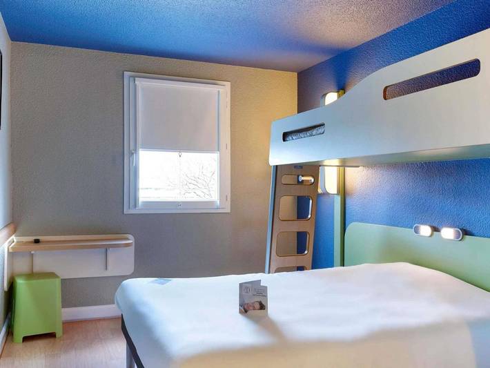 Hôtel pour 3 personnes, avec piscine et terrasse à Mouilleron-le-Captif - 4