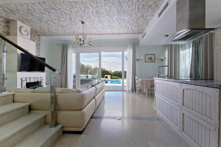 Casa rural para 10 personas, con piscina y sauna además de jardín y vistas en Ojén - 2