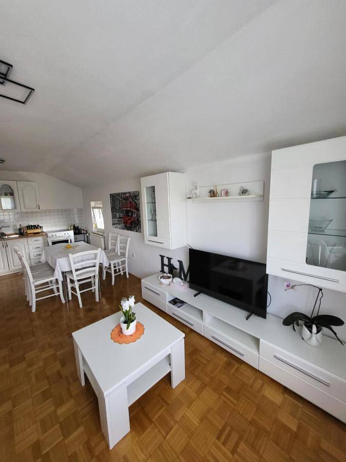 Apartamento de vacaciones para 6 personas, con vistas y jardín - 1
