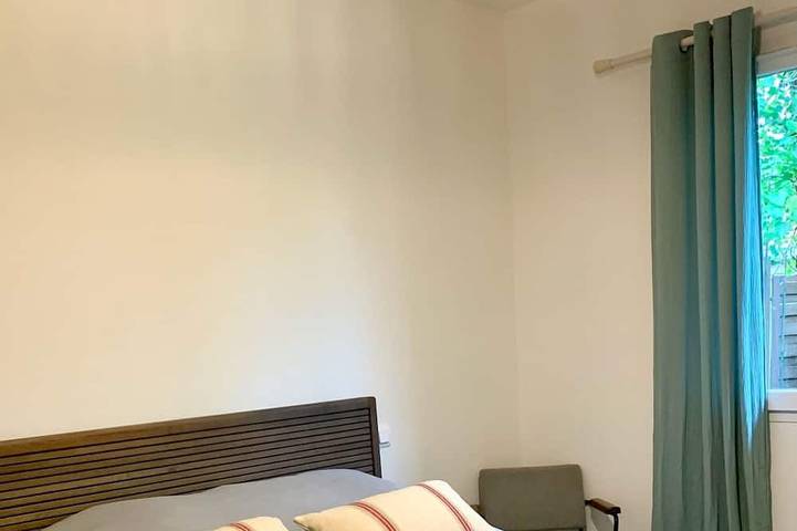 Location de vacances pour 8 personnes, avec terrasse et jardin à Azur - 4