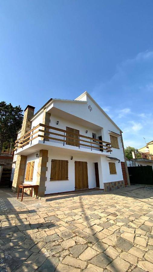 Casa rural para 9 personas, con Balcón y Terraza además de Jardín y Piscina en Viladecaballs - 3
