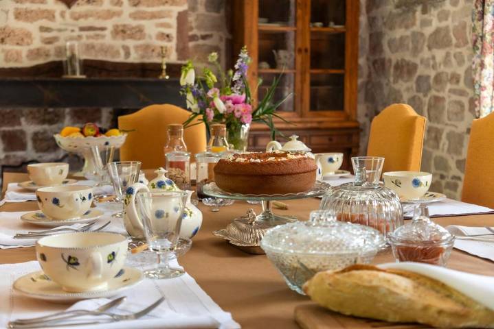 Chambre d’hôte pour 2 personnes, avec terrasse ainsi que vue et jardin à Salles-la-Source - 3