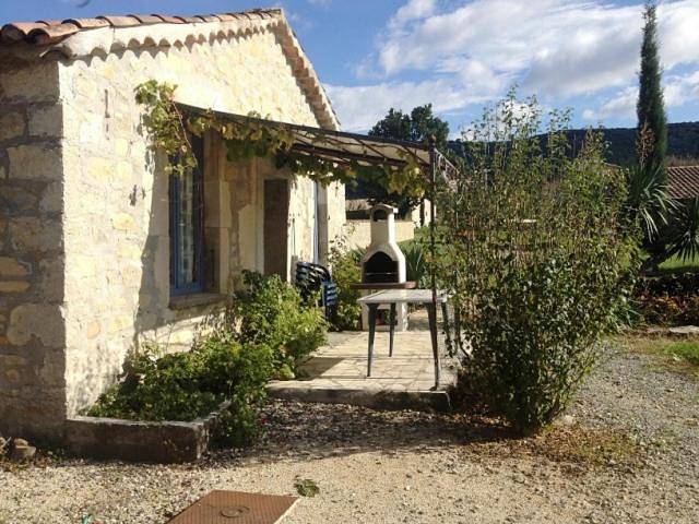 Chalet pour 4 personnes, avec vue ainsi que terrasse et piscine