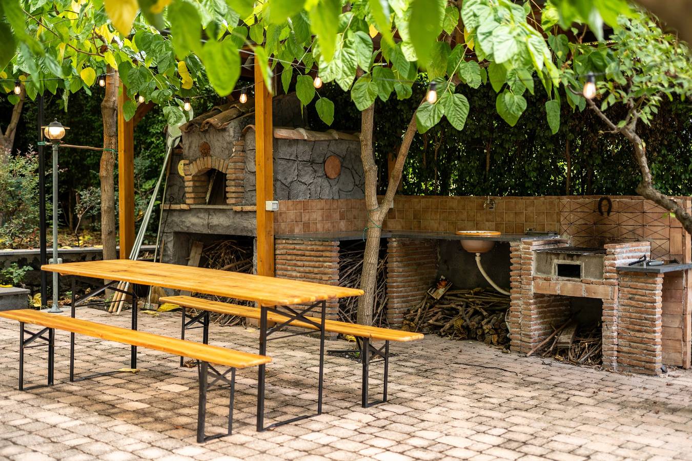 Villa Sara sull'Etna con piscina privata, idromassaggio e Wi-Fi in Viagrande, Etna