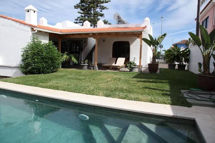 Ferienwohnung für 4 Personen, mit Balkon und Terrasse sowie Garten und Ausblick in Cuesta de la Villa