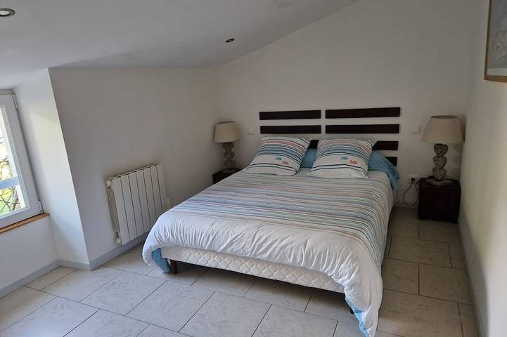 Location de vacances pour 6 personnes, avec jacuzzi ainsi que jardin et terrasse à Soubise - 3