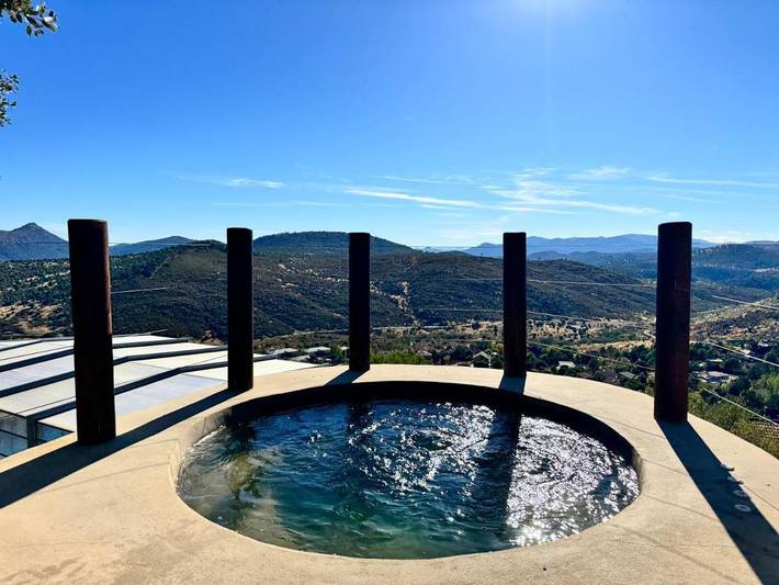 Casa rural para 9 personas, con piscina además de jardín y jacuzzi en Robledo de Chavela