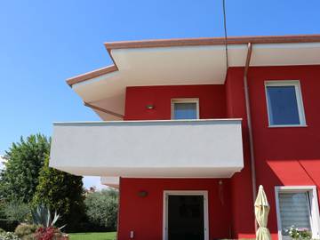 Ferienhaus für 4 Personen, mit Pool und Garten in Lazise