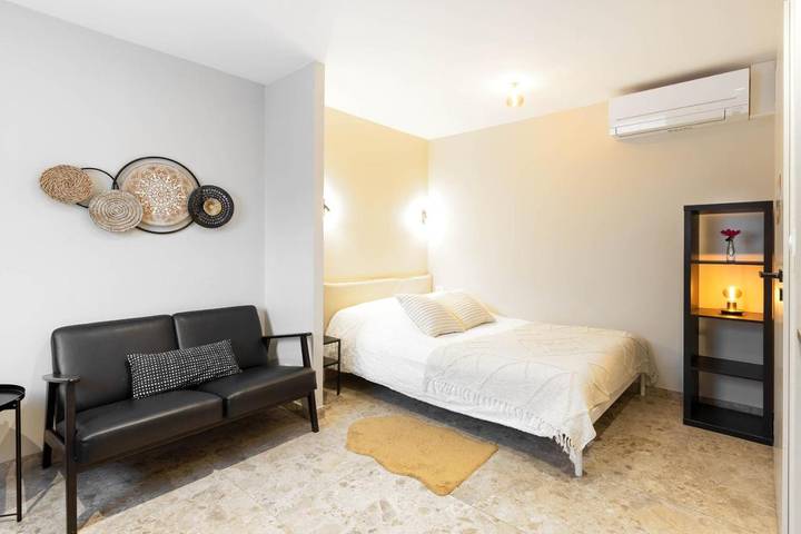 Location de vacances pour 2 personnes, avec jardin à Genas - 3