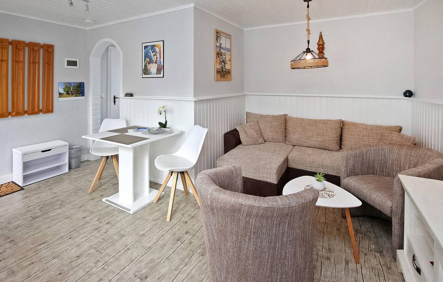 Appartement de vacances entier, Appartement en bord de mer avec parking et terrasse in Waren, Lac Müritz