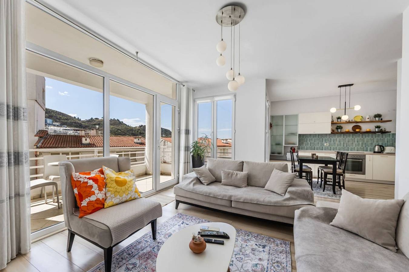 Ganze Wohnung, Calm Living | 2Br Apartment in Residential Area in Tiranë, Albanien