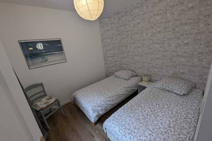 Appartement entier, En hypercentre, au calme, avec cour privative +parking public payant à proximité in Arras, Région d'Arras