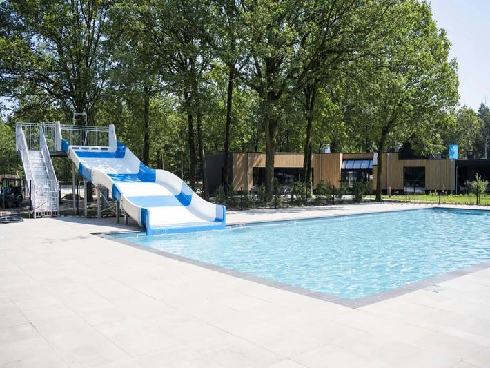 Ferienhaus im Ferienpark mit Schwimmbad in Lage Mierde, Nordbrabant