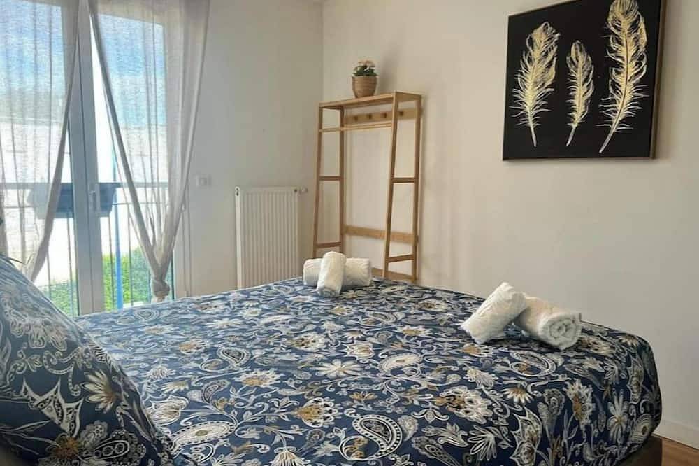 Appartement entier, Le Timbaud, T4 cosy, balcon, parking, aux portes de Paris in Drancy, Seine-Saint-Denis