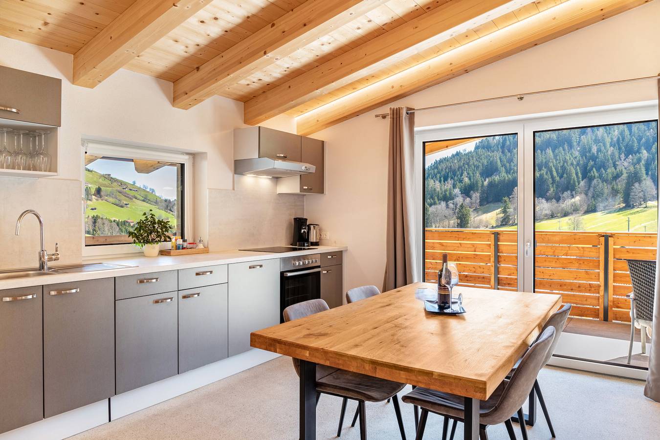 Ganze Wohnung, Ferienwohnung 'Tirolee Marchegg - Adlerhorst' mit Bergblick, Gemeinschaftsterrasse und Wi-Fi in Wildschönau, Kitzbüheler Alpen