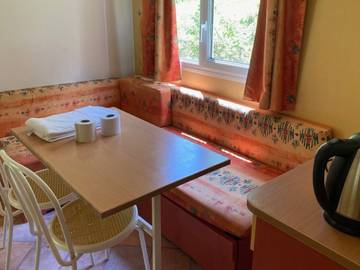 Camping pour 4 Personnes dans Vic-sur-Cère, Parc naturel régional des Volcans d'Auvergne, Photo 3