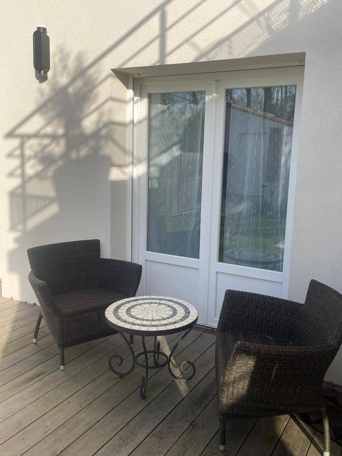 Chambre d’hôte pour 2 personnes, avec piscine et vue ainsi que terrasse et jardin à Châtelaillon-Plage - 4