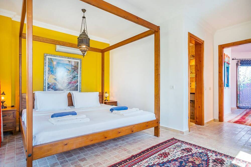 Atemberaubende Villa, privater beheizter Pool, Dachterrassenbar, Billardtisch, 200 m zum Strand in Kaş, Provinz Antalya