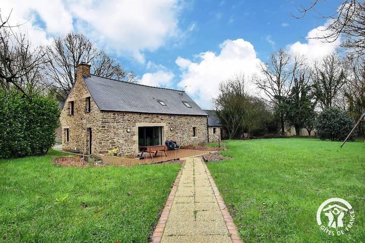 Gîte pour 8 personnes, avec jardin et terrasse