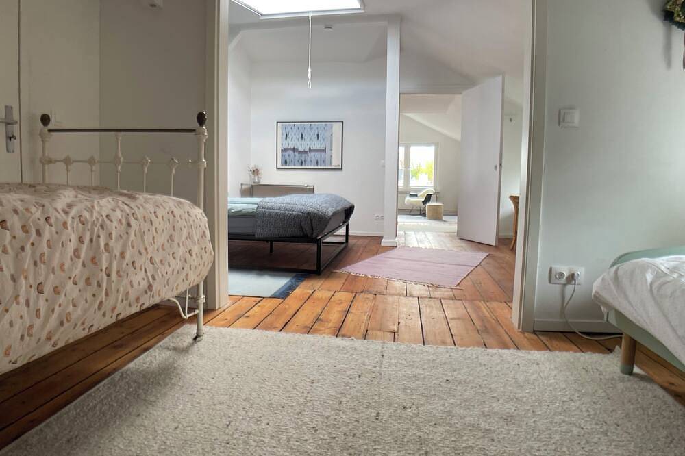 Apartamento entero, Bright top-floor apartment with large south-facing terrace in Sankt Jürgen, Lübeck