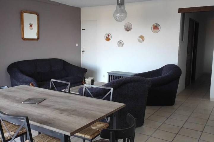 Gîte pour 4 personnes, avec jardin à Saint-Pierre-de-Vassols