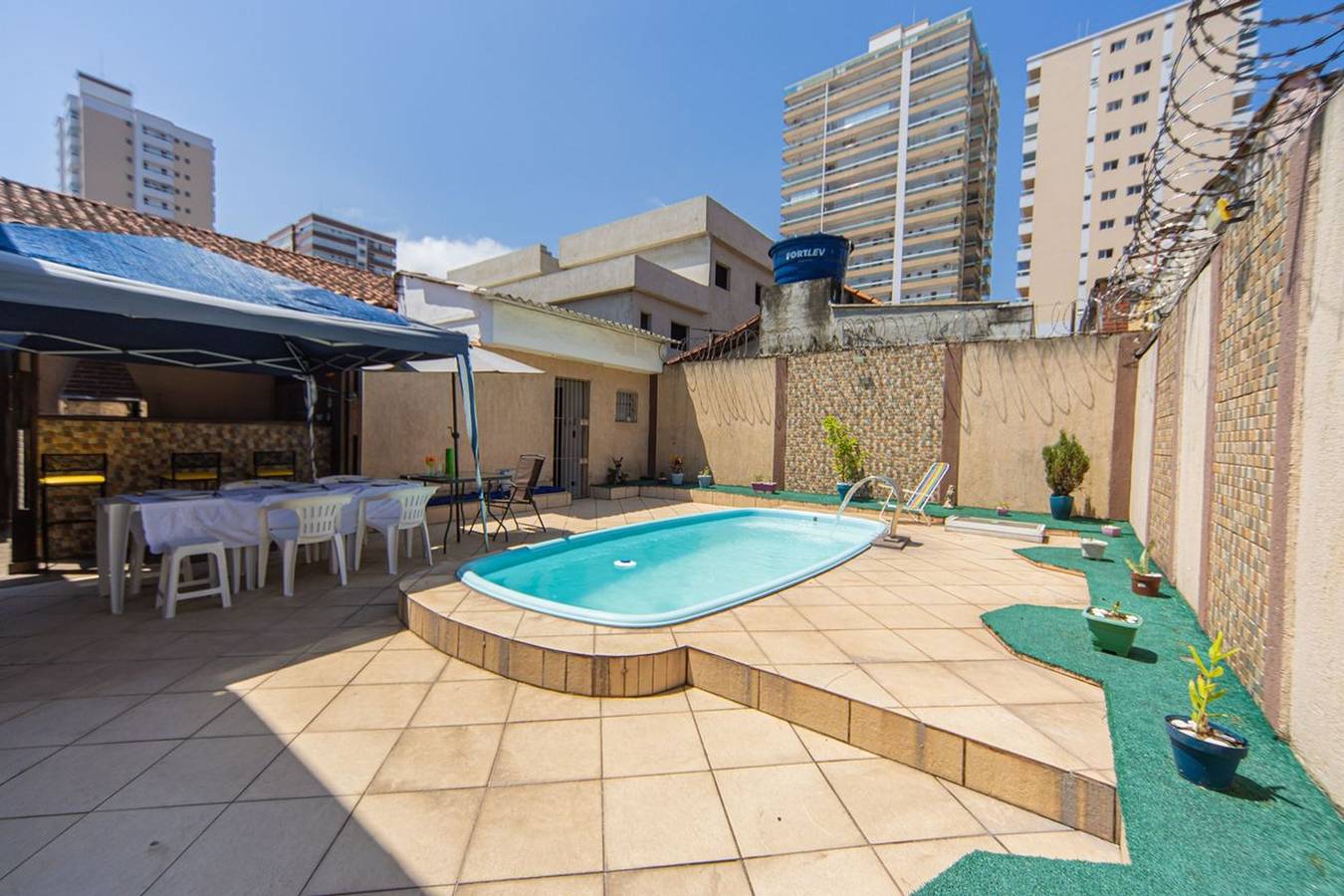 Casa com Piscina a 600m da Praia da Guilhermina in Guilhermina, Praia Grande