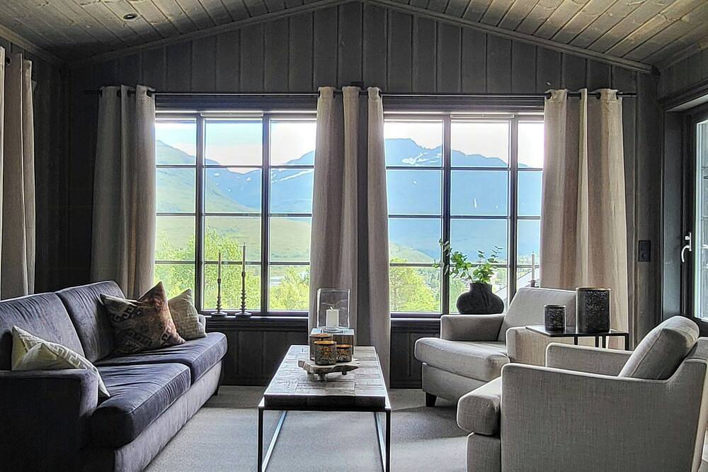 Moderne Hütte mit Ski in/out in einer tollen Gegend in Sunnmørsalpane, Sykkylven
